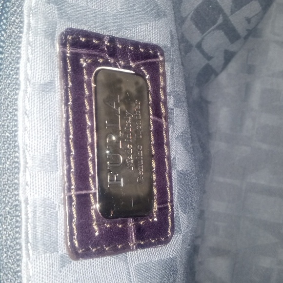 Furla | Leather Croc Embossed | Crossbody | EUC - Picture 8 of 14